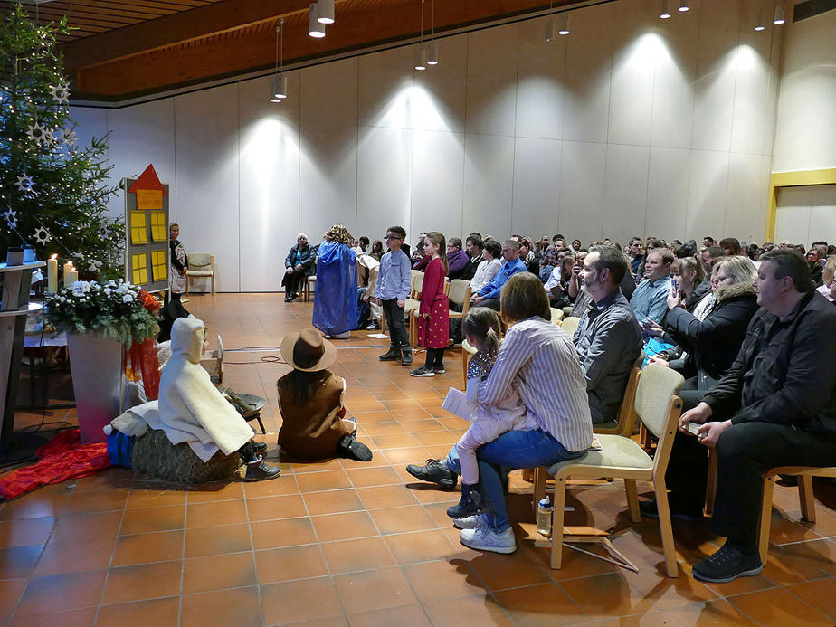 Kinderchristmette mit Krippenspiel (Foto: Karl-Franz Thiede)